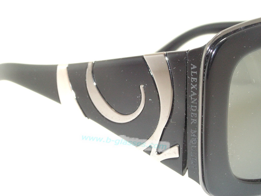 S แว่นกันแดด Alexander McQueen แบรนด์นี้หายากสุดๆค่ะ ของแท้100%และถูกสุดๆ ส่งตรงจากUS.ค่ะ