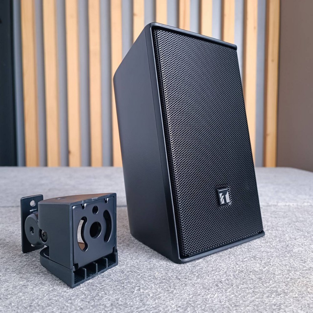 TOA F-03BT ตู้ลำโพงแขวน สีดำ พร้อมขาแขวน ลำโพงติดผนัง ขนาด 3.5 นิ้ว รองรับกำลังขับ 60 วัตต์ 8 โอห์ม โตอะ F 03BT F03BT เอไอ-ไพศาล