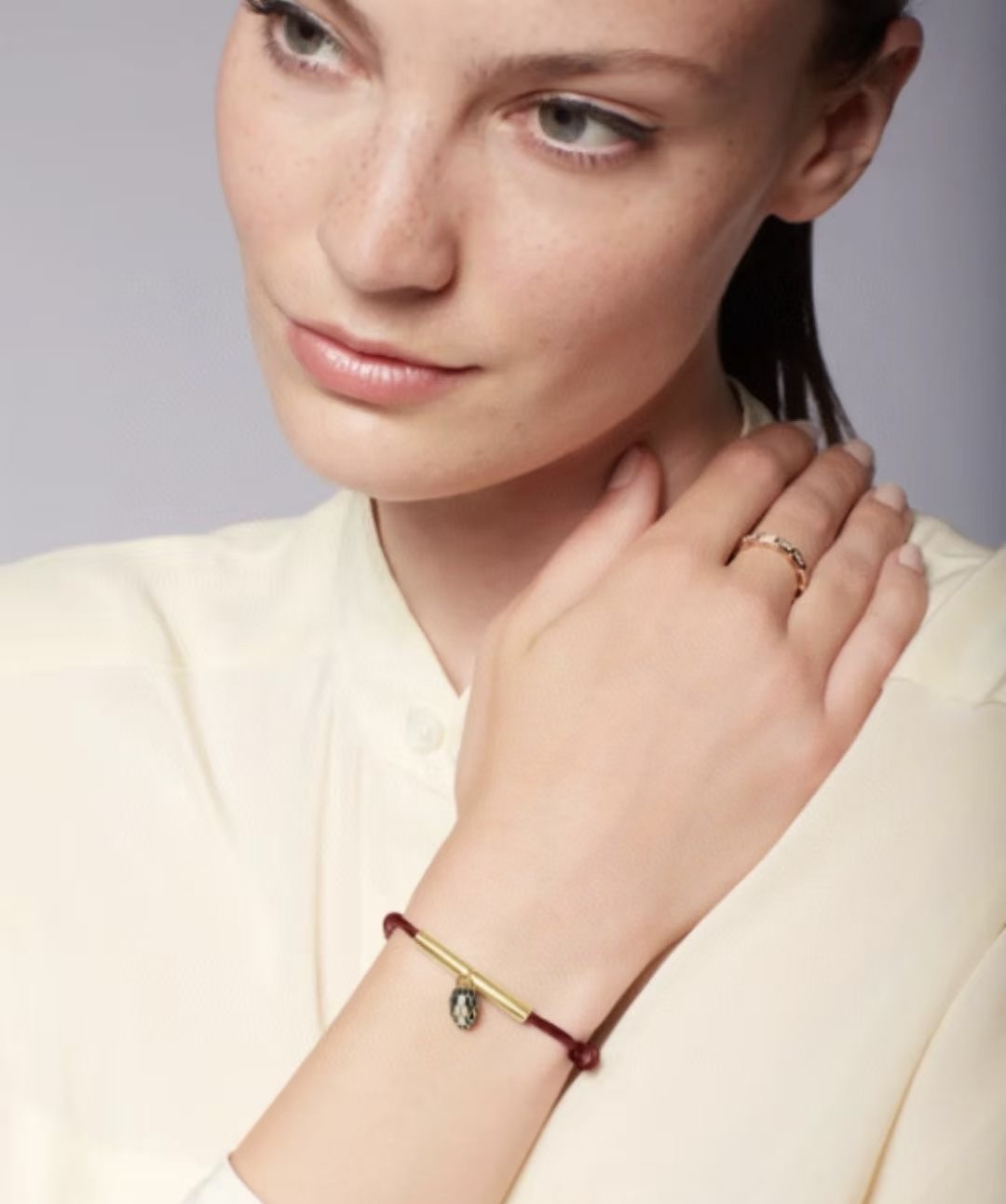 **do** สายข้อมือ Bvlgari SERPENTI FOREVER BRACELET ใส่ได้ ชาย หญิง สินค้าใหม่ ของแท้