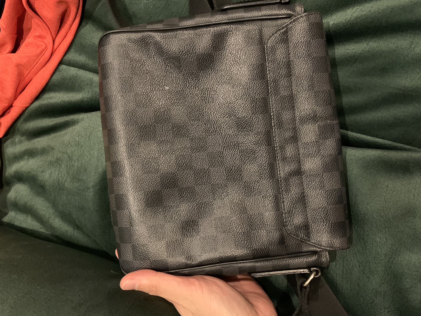 Louis Vuitton District PM Damier Graphite ตารางสีดำ Used 80 %