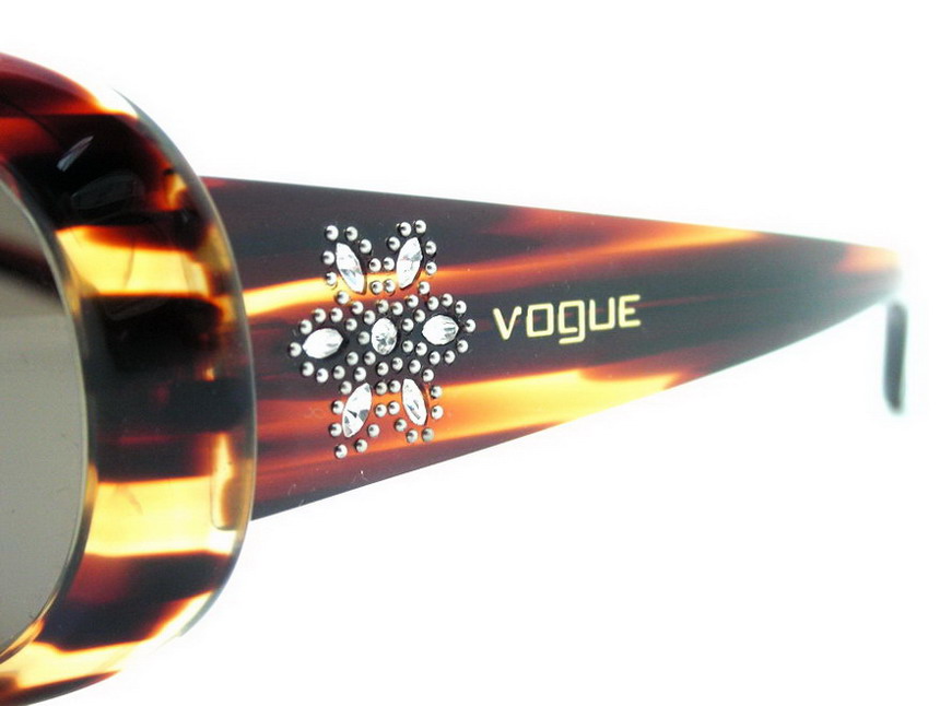 แว่นกันแดด Vogue แบรนด์นี้ใส่สวยแน่นอนค่ะ ของแท้และถูกที่สุด ส่งตรงจากUS.ค่ะ