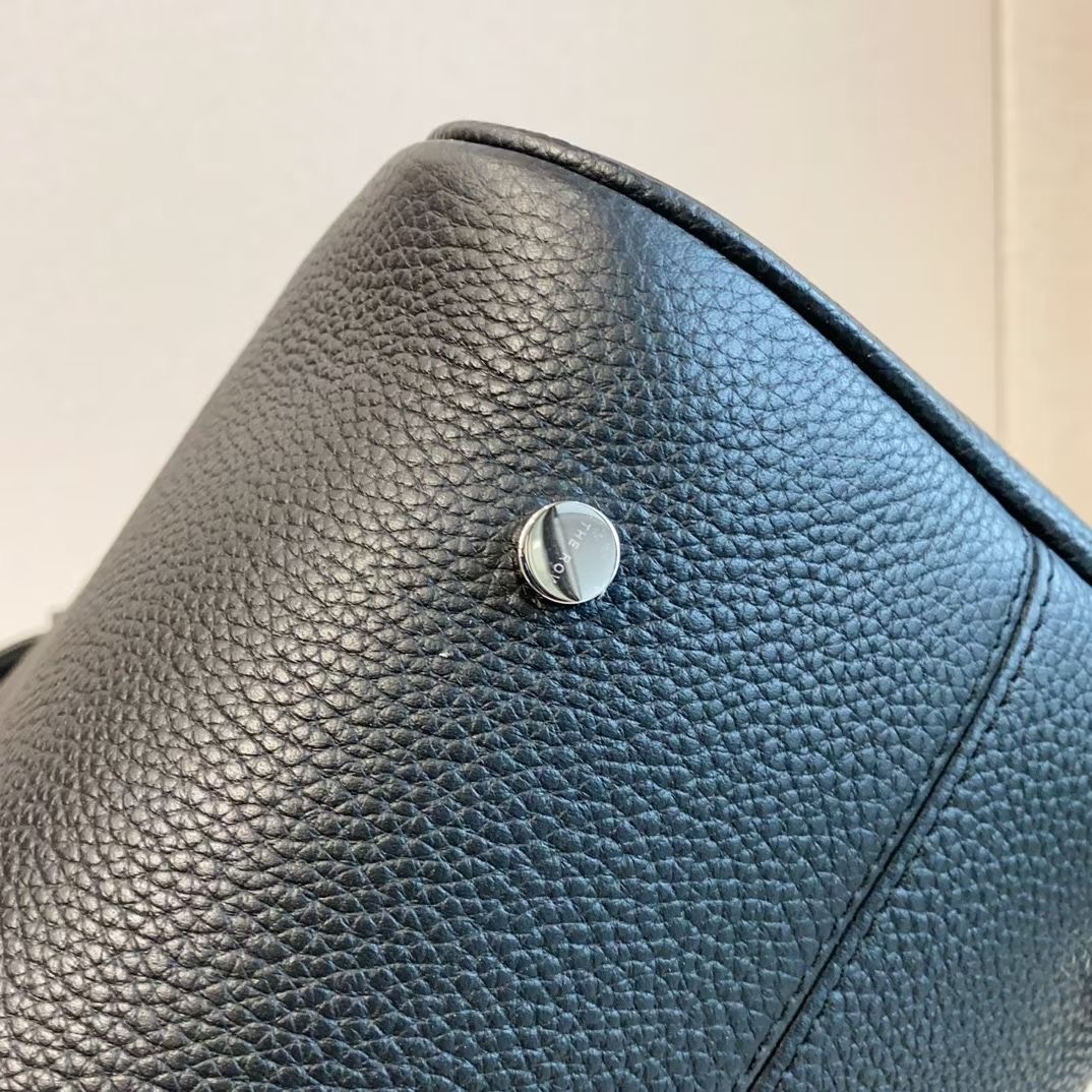 **do** กระเป๋าหนัง THE ROW TWO LOGO BOWLER BAG มี2 สี สินค้าใหม่ ของแท้