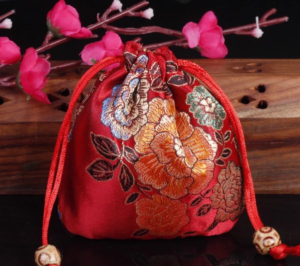 ถุงผ้าซาติน ลายดอกไม้ ดอกโบตั๋น ถุงผ้าสวย ๆ ใส่ของขวัญ ของชำร่วย น่ารัก ๆ แจกงานแต่งงาน งานเกษียณ 282060