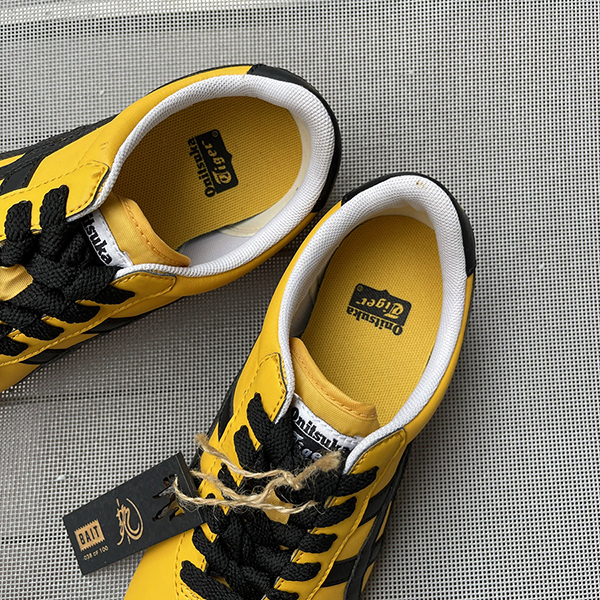รองเท้าโอนิ ไทชิ Yellow / Black (X Bruce LEE) Rare item (Sz 38 euro คู่ที่ 038/100)