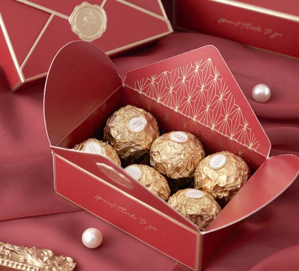 กล่องสี่เหลี่ยม กล่องใส่ของขวัญ ของชำร่วย งานแต่งงาน แบบหรูหรา ขอบทอง แบบซองจดหมาย 501003