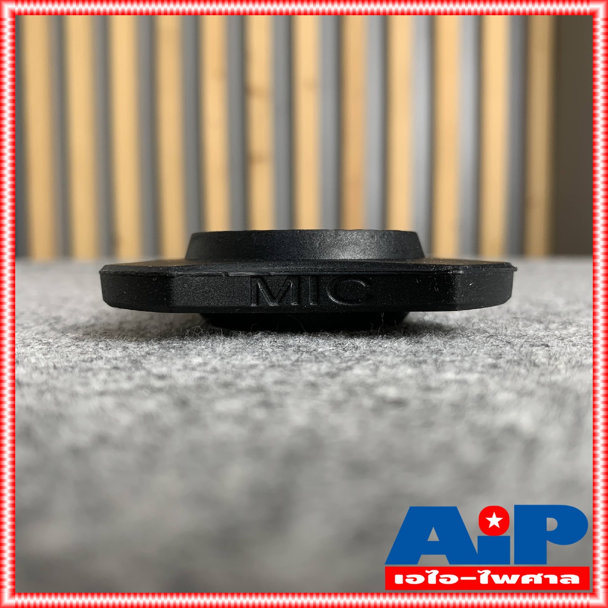 ที่รองไมค์กันกลิ้ง เหลี่ยมใหญ่ V-401 สีดำ ที่รองไมค์ กันกลิ้ง กันกลิ้งไมค์เหลี่ยมใหญ่สีดำ ใส่ได้ทั้ง ไมค์ลอย / ไมค์สาย