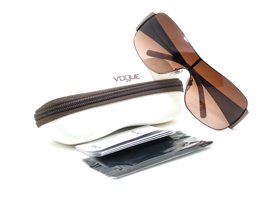 แว่นกันแดด Vogue แบรนด์นี้ใส่สวยแน่นอนค่ะ ของแท้และถูกที่สุด ส่งตรงจากUS.ค่ะ