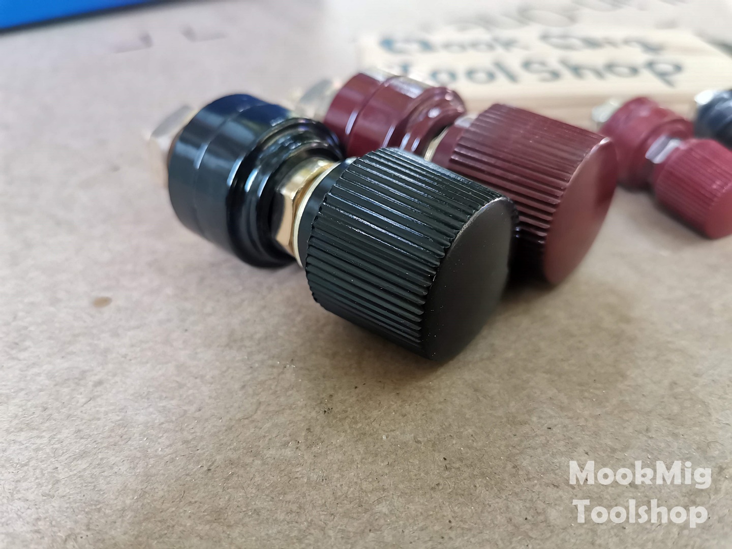 Binding post ไบดิ่งโพส หัวต่อแบตเตอรี่ ขั่วต่อแบต Stud Terminal สำหรับจั้มขั่วแบตกระแสสูง มีให้เลือกหลายขนาด