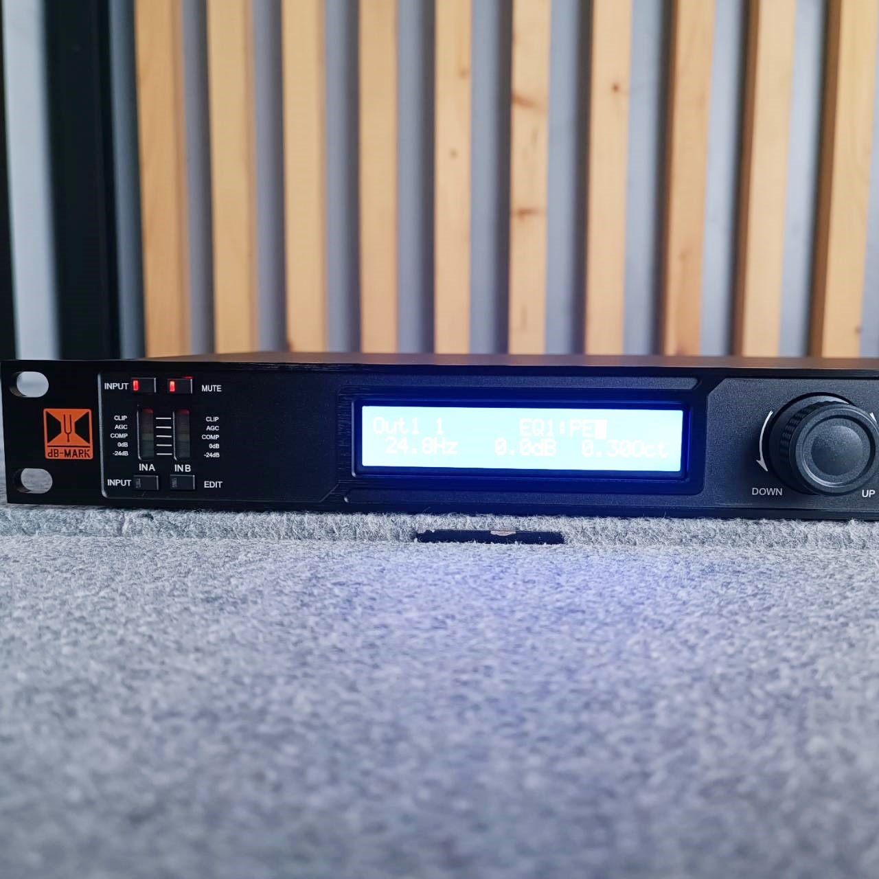 DB MARK DP926 Digital Speaker Controller ครอสโอเวอร์ดิจิตอล DriveRack ครอสโอเวอร์ ไดร์แร็ค DP 926 DP-926 เอไอ-ไพศาล