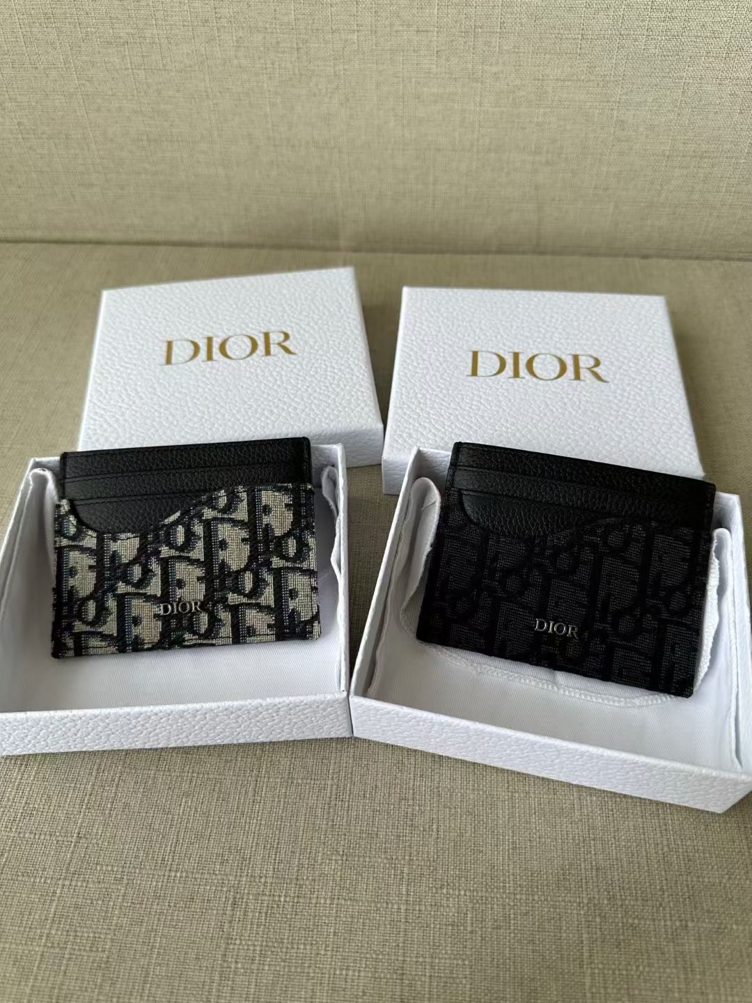 **do** กระเป๋าใส่บัตร Dior Saddle Card Holder มี 2 สีให้เลือก สินค้าใหม่ ของแท้