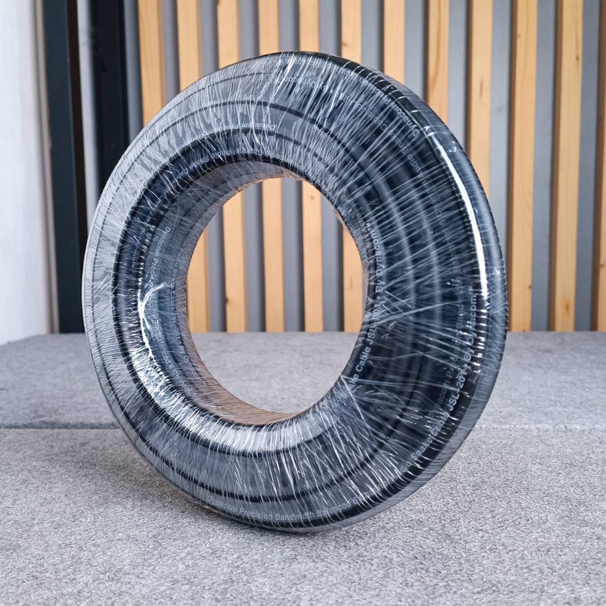 (1ขด) มี 3 ขนาดให้เลือก สายมัลติคอร์ 6คอร์ JSL-201(เมตร) สีดำ ขด 15 / 20 / 30 เมตร สายสัญญาณเสียง สาย6คอร์ JSL201 JSL 201 Multicore Cable เอไอ-ไพศาล