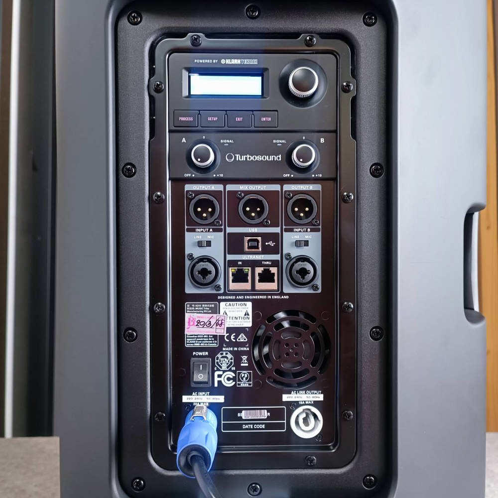 TURBOSOUND IQ-15 ตู้ลำโพง15" ลำโพง 2 ทาง แอมป์ในตัว 2500 วัตต์ IQ 15 IQ15 เอไอ-ไพศาล