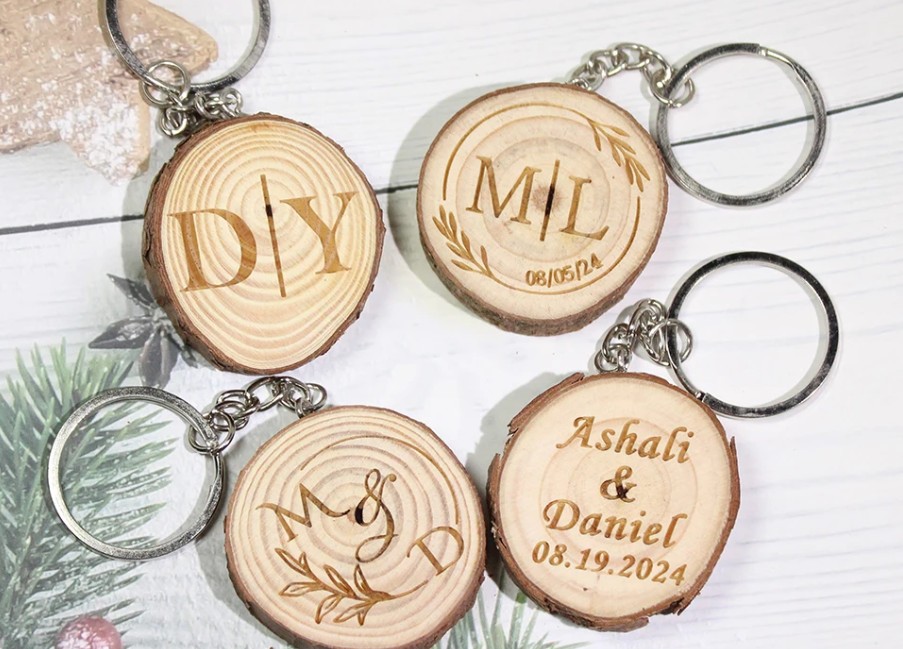 พวงกุญแจ ไม้แท้ งาน Hand made สามารถทำ logo ชื่อบ่าวสาว ลงไปได้ ของขวัญของชำร่วยงานแต่งงาน ยูนีค 785908