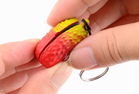 พวงกุญแจ กระไกรตัดเล็บ แบบมินิ รูป ผลไม้ ลิ้นจี่ และ สัปปะรด น่ารัก ๆ ของขวัญ ของชำร่วย งานแต่งงาน น่ารัก ๆ 610102