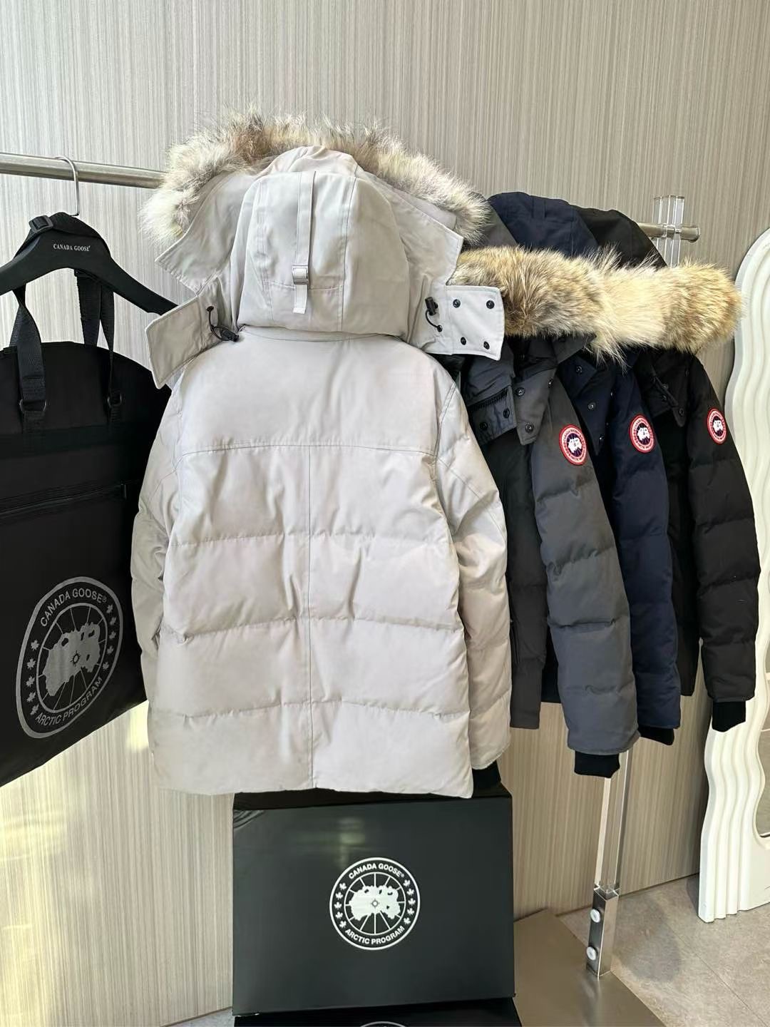 เสื้อแจ๊คเก็ต Canada goose Wyndham Parka ใส่ได้ชายหญิง ฮู้ดขนเฟอร์ถอดแยกได้ สินค้าใหม่ ของแท้