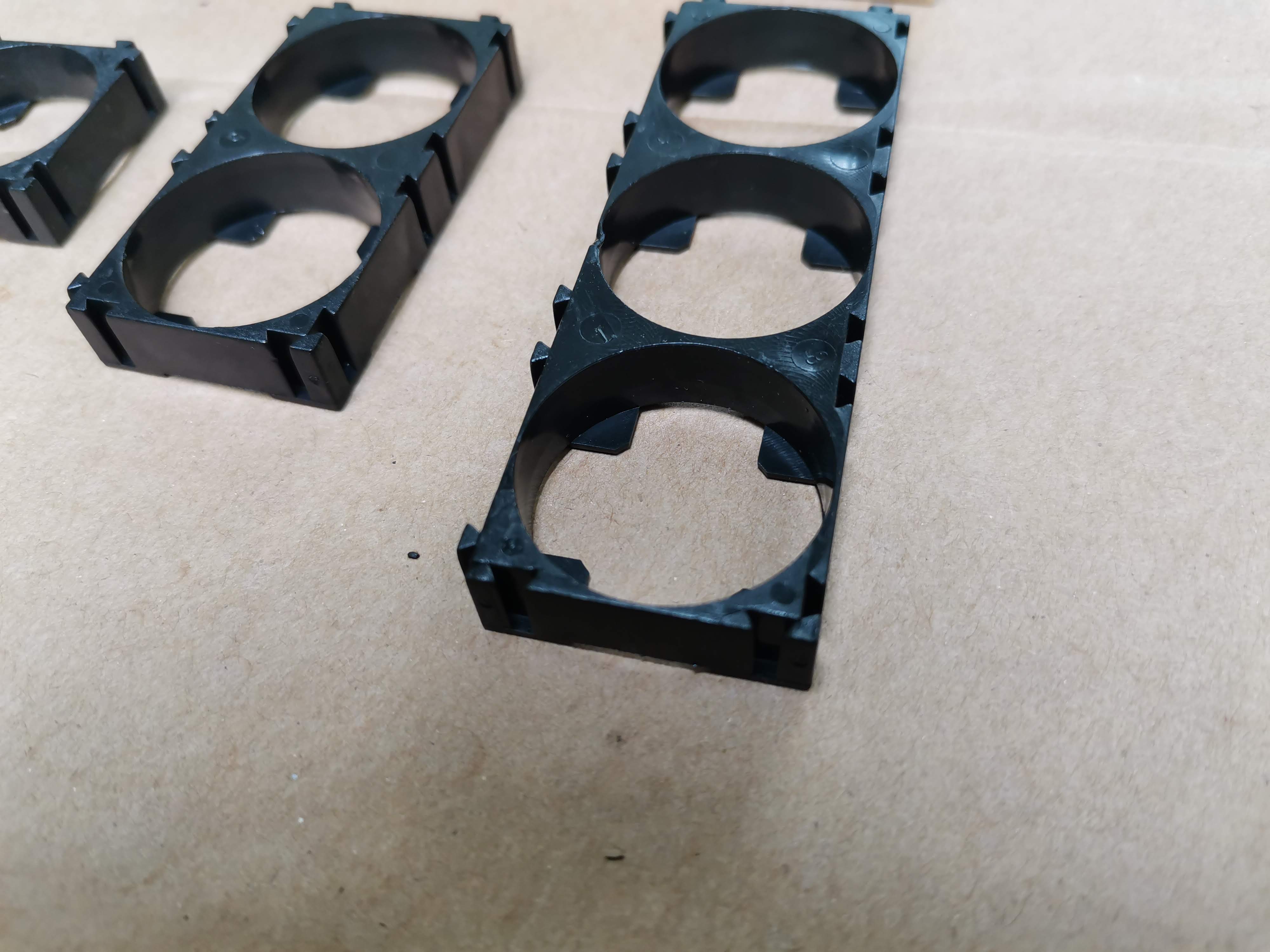 26650 Battery Case Holder Bracket 10ตัวชุด แผ่นบาสเก็ต ตัวยึดแบตเตอรี่ 26650 แต่ละตัวสามารถต่อเป็นแพได้