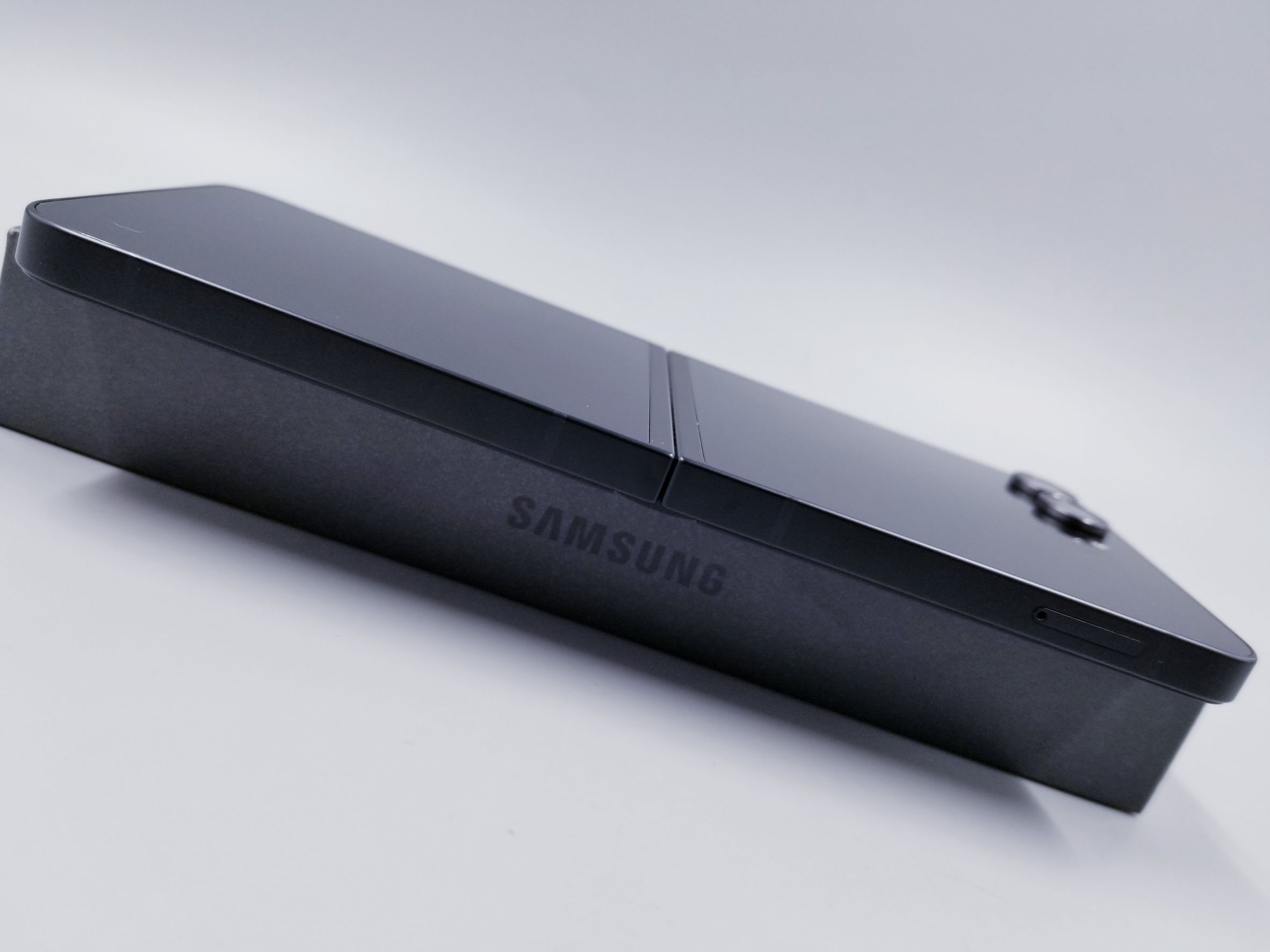 🧛♀️Samsungs Galaxy Z Flip7 FE 8/256GB Black (5G)🧛♀️🧛♀️มาแล้ว!! Flip7 FE #ศูนย์ไทย จอพับได้ พกพาง่าย มีประกันSamsung Care+ ราคาเบาๆ!!🧛♀️