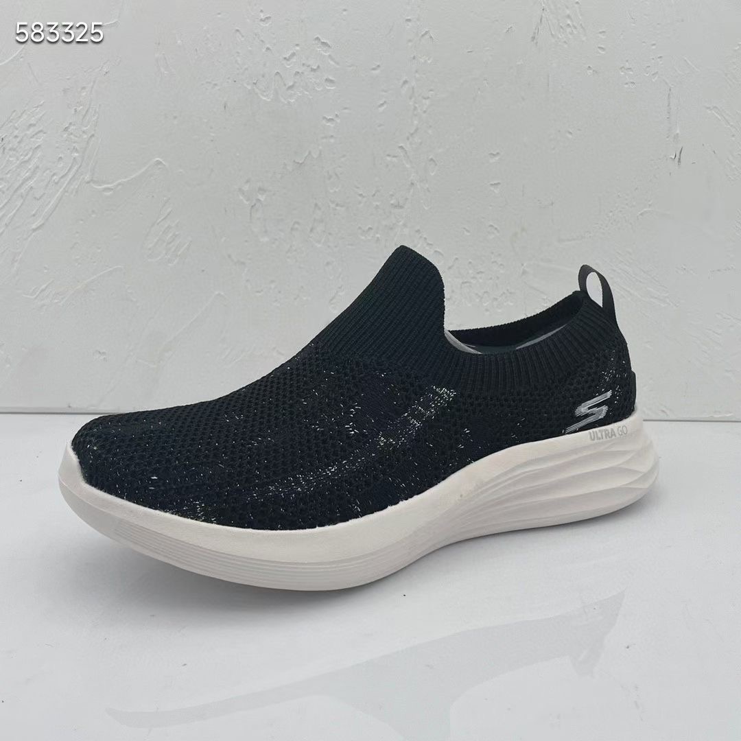 **C2** รองเท้า Skechers Ultra Go Slip On น้ำหนักเบาของผู้หญิง สินค้าใหม่ ของแท้