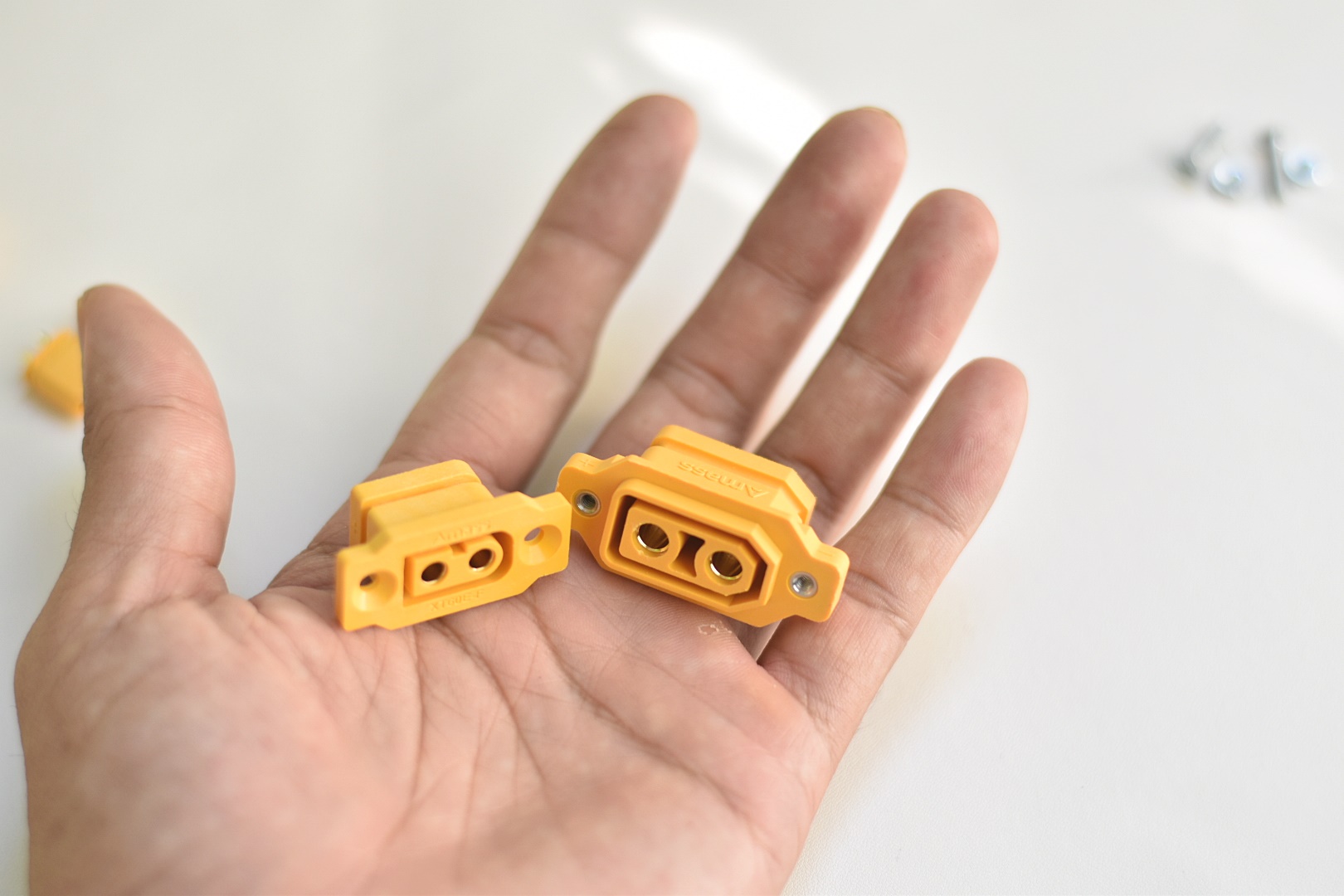 XT30 XT60 XT90 ยี่ห้อ Amass ของแท้ งานดีมาก เชื่อมแน่นรับกระแสสูง กระแสสูง งานแบตเตอรี่ Power Box อื่นๆ