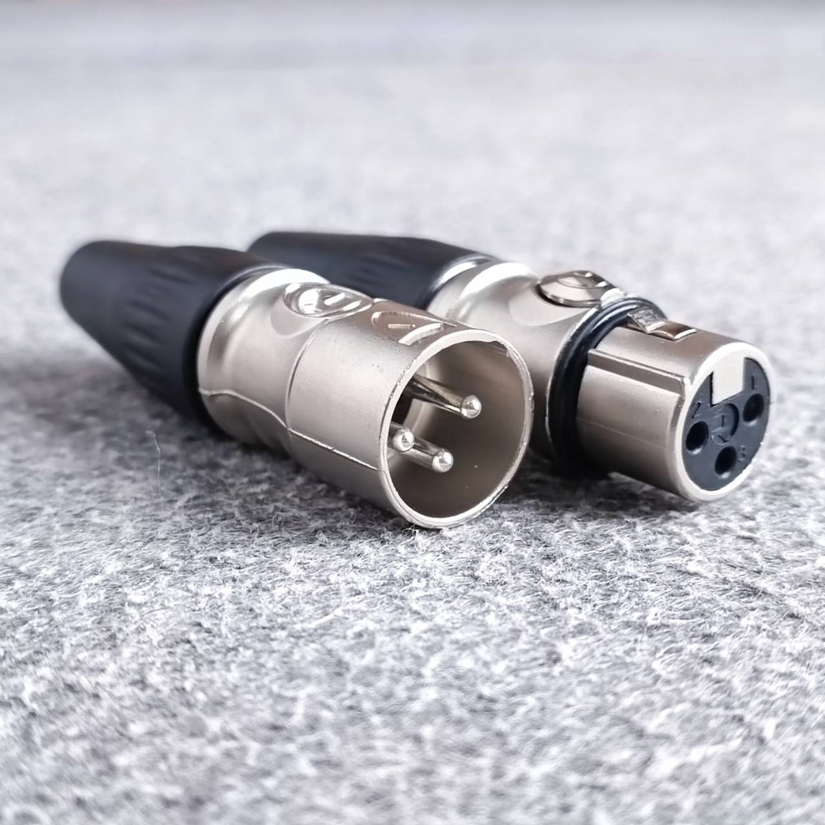 (1คู่ ผู้+เมีย) สีเงิน REAN XLR ตัวผู้ + XLR ตัวเมีย RCX3M-M-000-1 + RCX3F-M-000-1 by NEUTRIK เอไอ-ไพศาล