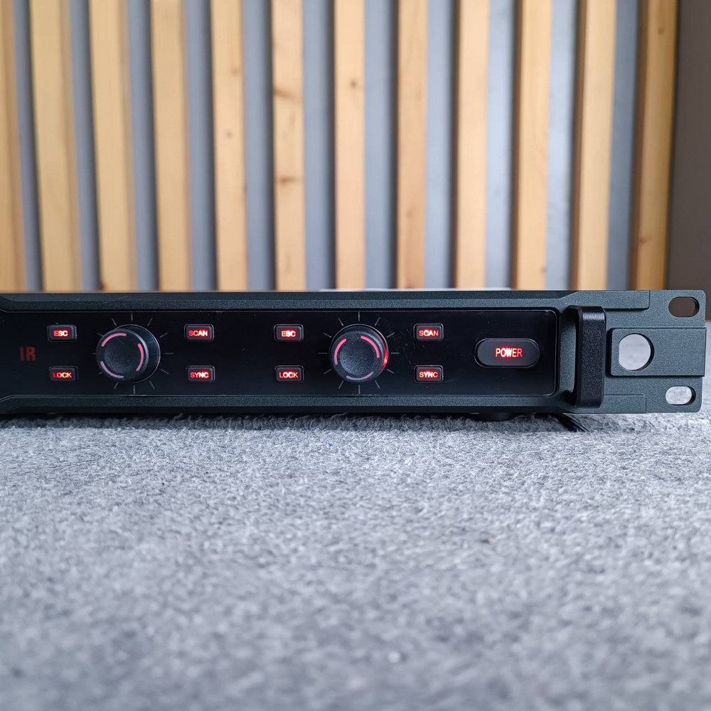 MICROTECH MT111D V3 ไมค์ลอยมือถือคู่UHF ไมค์ลอยคู่ ไมค์คาราโอเกะ MT-111D V3 แถม อุปกรณ์ย้ายเสา กระเป๋าเก็บไมค์ MT 111 D MT111 D MICRO TECH ไมโครเทค ไมค์ลอย - ถือคู่ ไมโครโฟนไร้สาย สามารถปรับเซ็ทที่ตัวเครื่อง และ ตัวไมค์ได้เลย เอไอ-ไพศาล +++