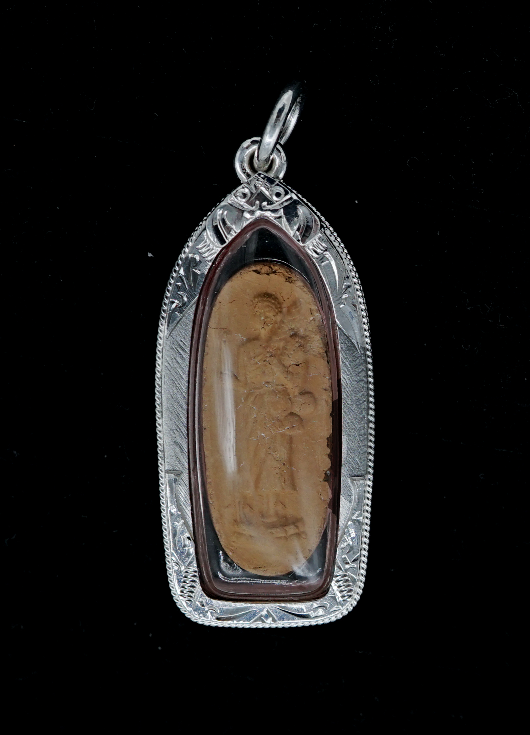 กรอบพระทำจากเงินแท้