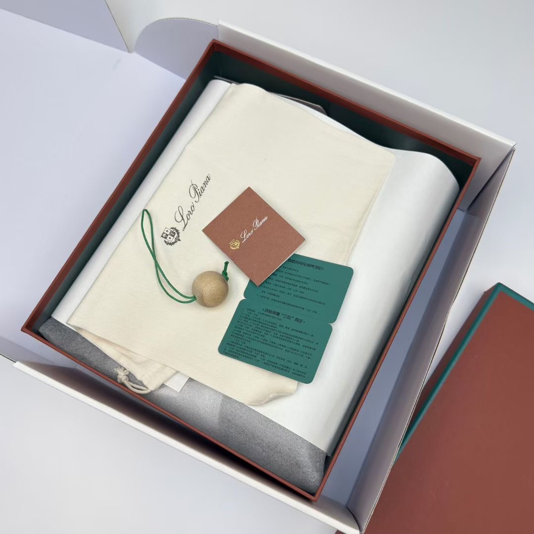 **do** รองเท้าหนังบู้ทสั้น Loro Piana Kilda Ankle Boot มีซิปข้าง หนังนิ่มมาก มีไซส์ 35-39 สินค้าใหม่ ของแท้