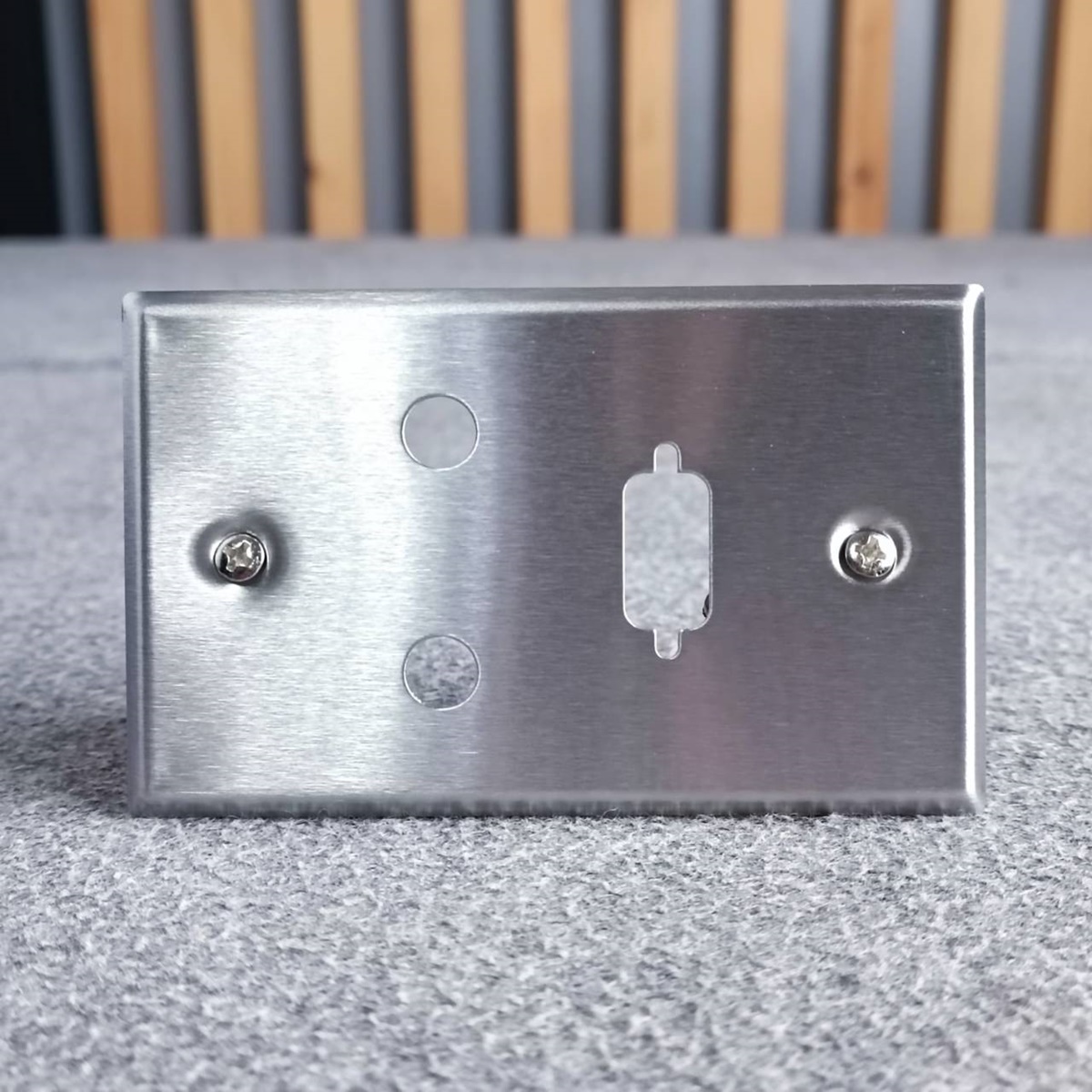 แผ่นสแตนเลส VGA 1รู + RCA 2รู SWP-HD15-2R-0-CG แผ่นเพลทVGA 1รู + RCA 2รู แผ่นเพลทสแตนเลส งานติดตั้ง เครื่องเสียง สัญญาณเสียง คอมพิวเตอร์ เอไอ-ไพศาล