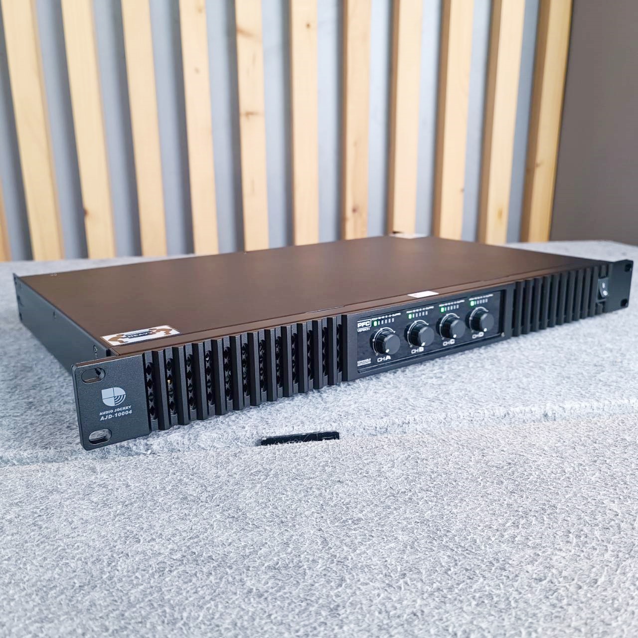 AUDIO JOCKEY A&J AJD-10004 POWERAMP 1U 4CH เครื่องเสียงกลางแจ้ง AJD 10004 เพาเวอร์แอมป์ AJD10004 เอไอ-ไพศาล