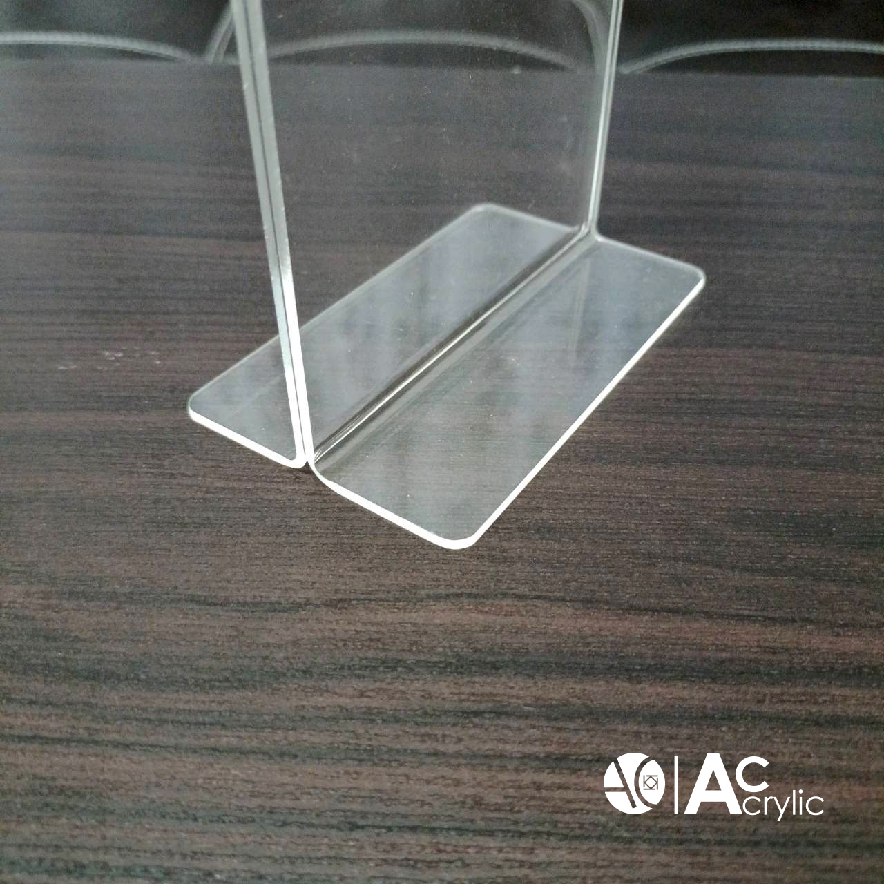 ป้ายตั้งโต๊ะ ป้ายอะคริลิค A6 แนวตั้ง 10.5x15.5 cm อะคริลิค โชว์กระดาษ 2 ด้าน ทรง L Acrylic (A6P2P)