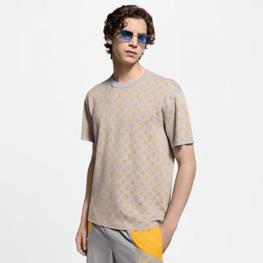 **do** เสื้อคอกลมแขนสั้น LV ลาย Monogram ผ้าค็อตต้อนผสมผ้าไหม ใส่ได้ ชาย หญิง สินค้าใหม่ ของแท้