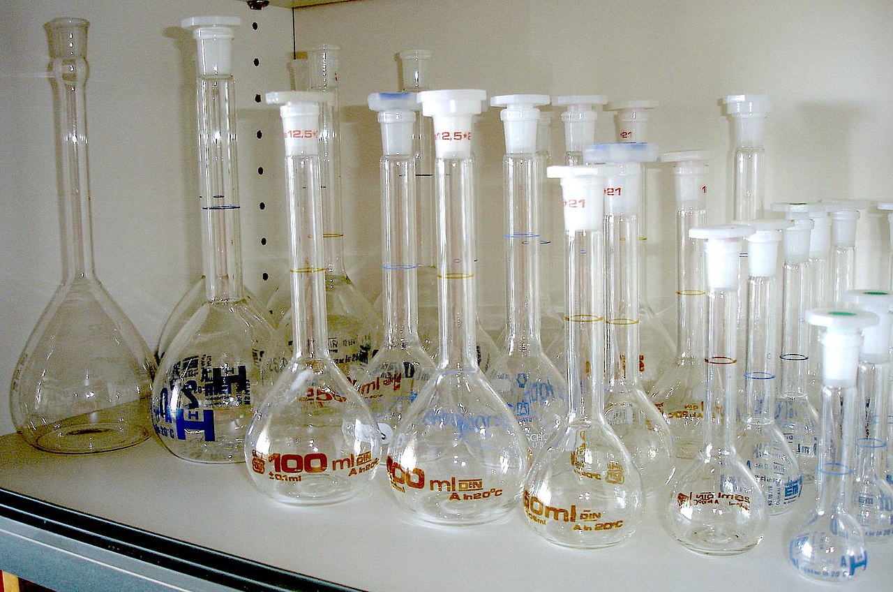 Flask, Volumetric Glass Class A with Certificate (ขวดปรับปริมาตร ชนิดแก้ว)
