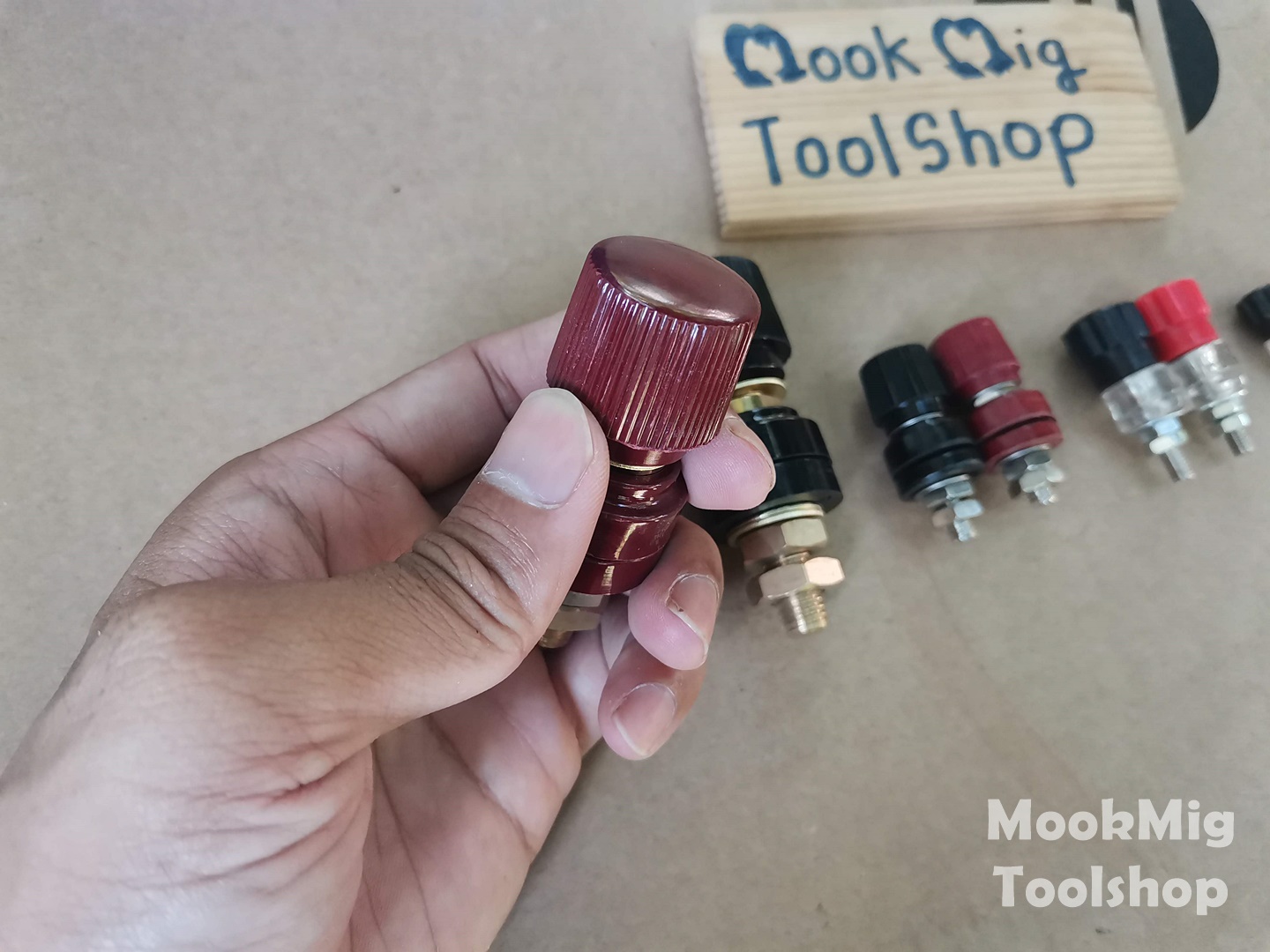 Binding post ไบดิ่งโพส หัวต่อแบตเตอรี่ ขั่วต่อแบต Stud Terminal สำหรับจั้มขั่วแบตกระแสสูง มีให้เลือกหลายขนาด