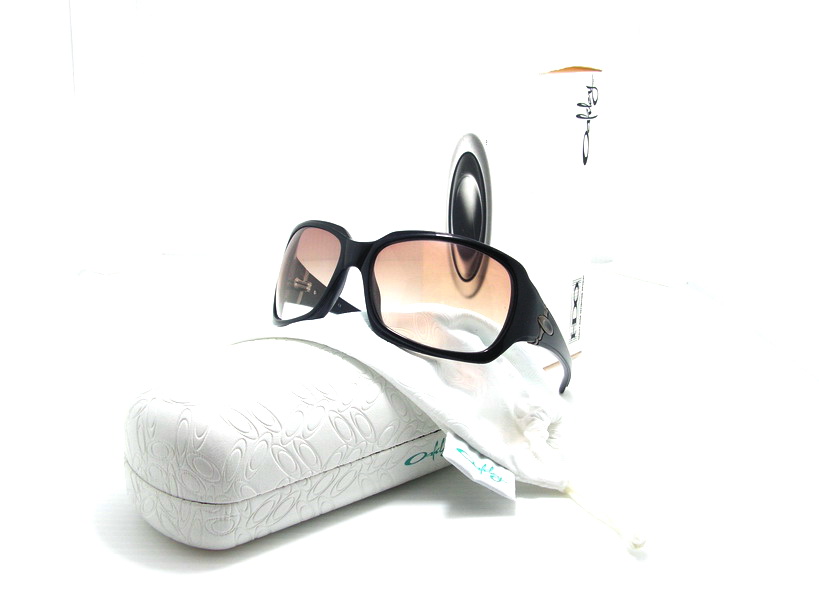 แว่นกันแดด Oakley Script สี Black สวยมากมายค่ะ ของแท้และถูกที่สุด ส่งตรงจากUS.ค่ะ