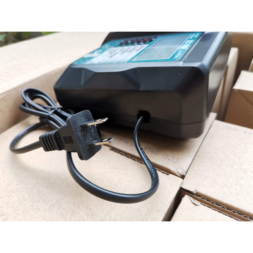 ที่ชาร์จแบต Makita มากีต้า 18V 3.5A รุ่นชาร์จเร็ว มีจอ งานเทียบคุณภาพดี มีหน้าจอแสดงการชาร์จ
