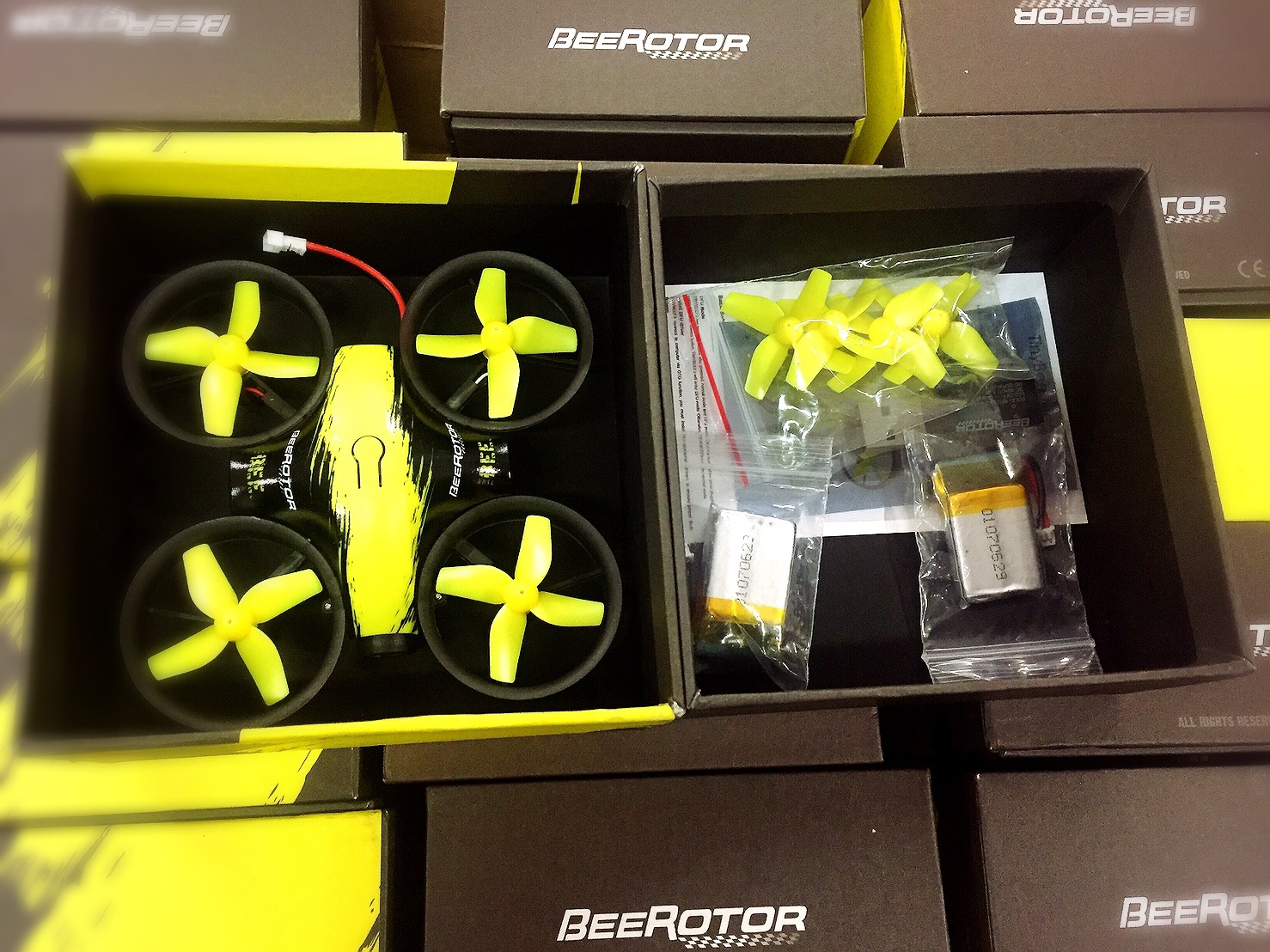 TinyBee 78mm Micro FPV สำหรับ Futaba SFHSS RX B&F