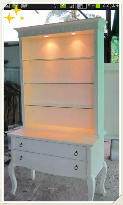 ตู้โชว์ชั้นวาง วินเทจสีขาว