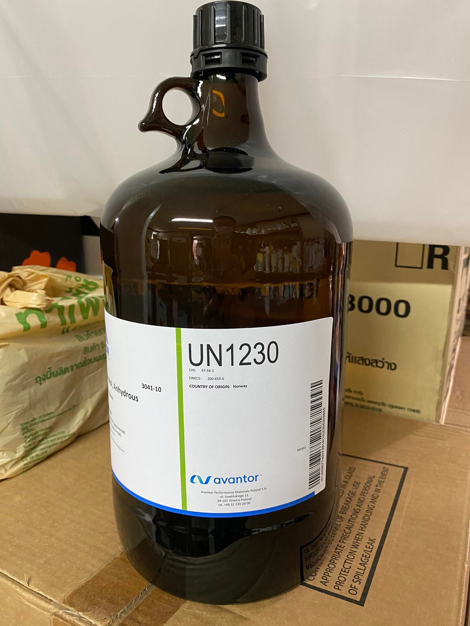 Methanol HPLC grade (4 ลิตร/ขวด) ยี่ห้อ Macron, U.S.A. แล็ป วัลเล่ย์