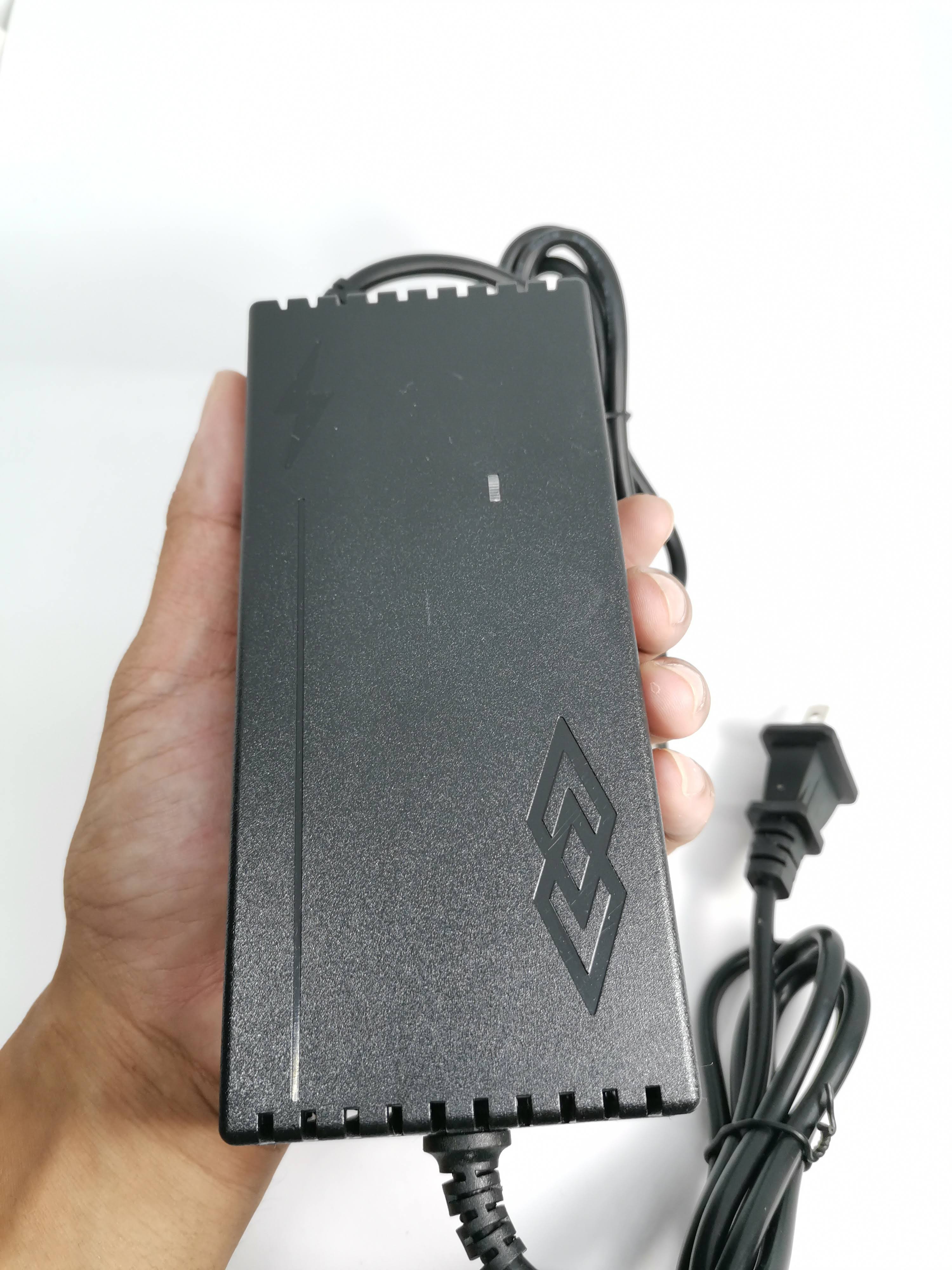 Li-Ion Charger 29.4V 3A - 5A ที่ชาร์จแบตเตอรี่ Lithium Ion สำหรับแบต 3.7V 7S Adapter Charger 29.4V มีพัดลมระบายความร้อน