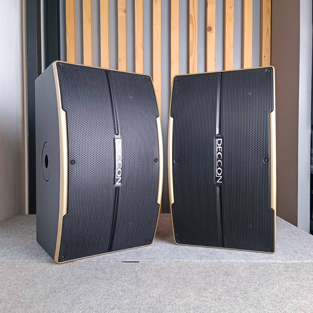 DECCON GD-10 ตู้ลำโพง คาราโอเกะ 10นิ้ว ลำโพง GD 10 เดคคอน ตู้ลำโพง GD10 ตู้ลำโพงคาราโอเกะ เอไอ-ไพศาล