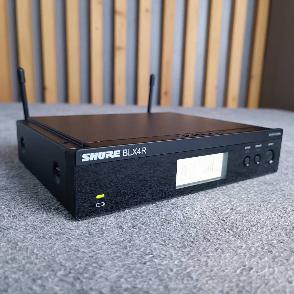 SHURE BLX14RA/CVL-M19 รุ่นติดแร็ค ไมค์ลอยหนีบ BLX14RA/CVL M19 ชุดไมค์หนีบปกเสื้อ ชุดไมโครโฟนไร้สาย BLX14RACVLM19 เอไอ-ไพศาล +++