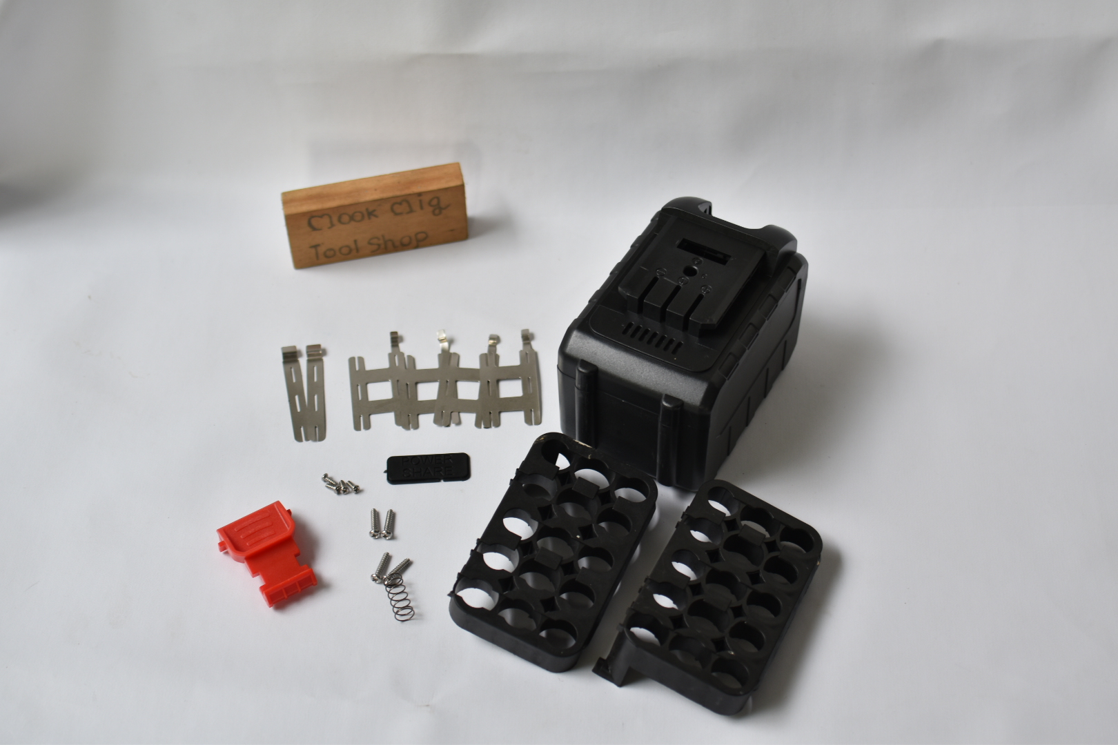 กล่องแบต บอดี้แบต ทรง โอซูกะ osuka 10cell 15cell เฉพาะบอดี้ตามภาพ ไม่รวมแบตเตอรี่ BMS