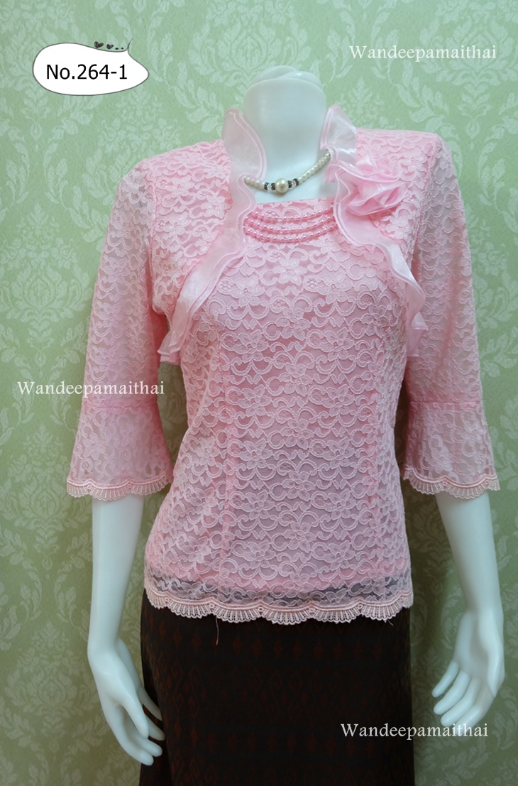 เสื้อลูกไม้แต่งผ้าแก้ว แขน3ส่วน คอประดับด้วยมุข3เส้น สีโอรสชมพู เบอร์ 36