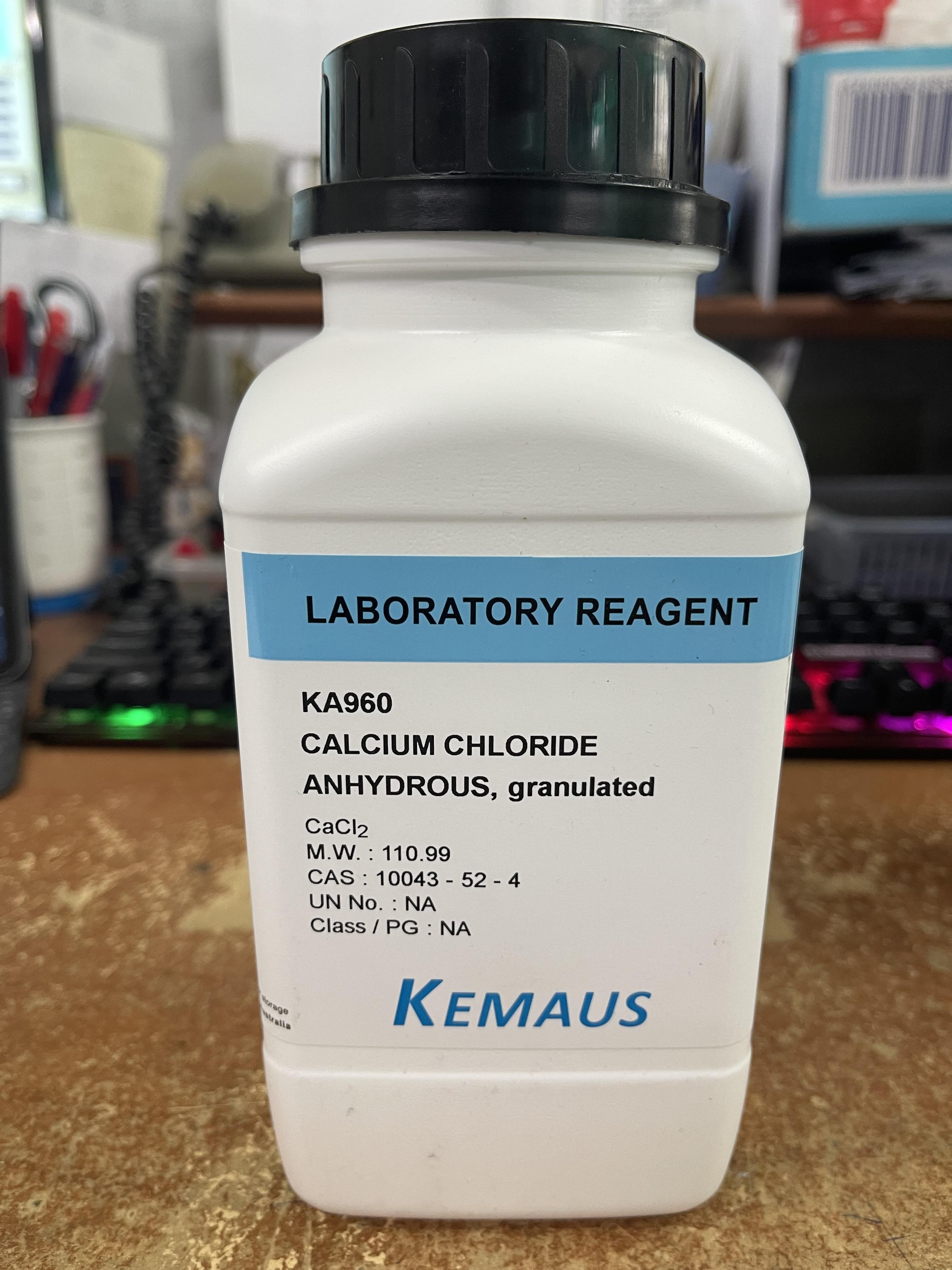 Calcium Chloride Anhydrous AR grade ขนาด 500 กรัม