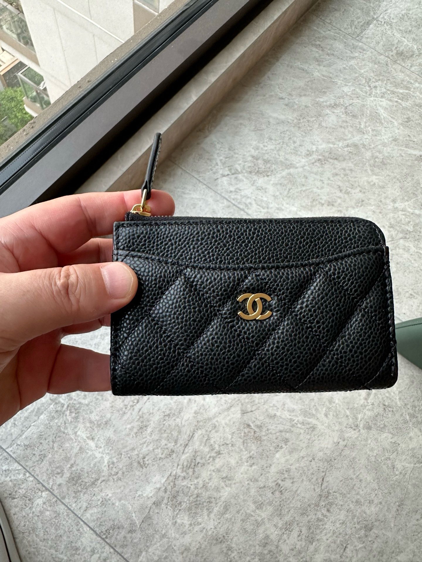 **do** กระเป๋าใส่นามบัตร CHANEL Classic Zip Card Case Fragment Calfskin สินค้าใหม่ ของแท้