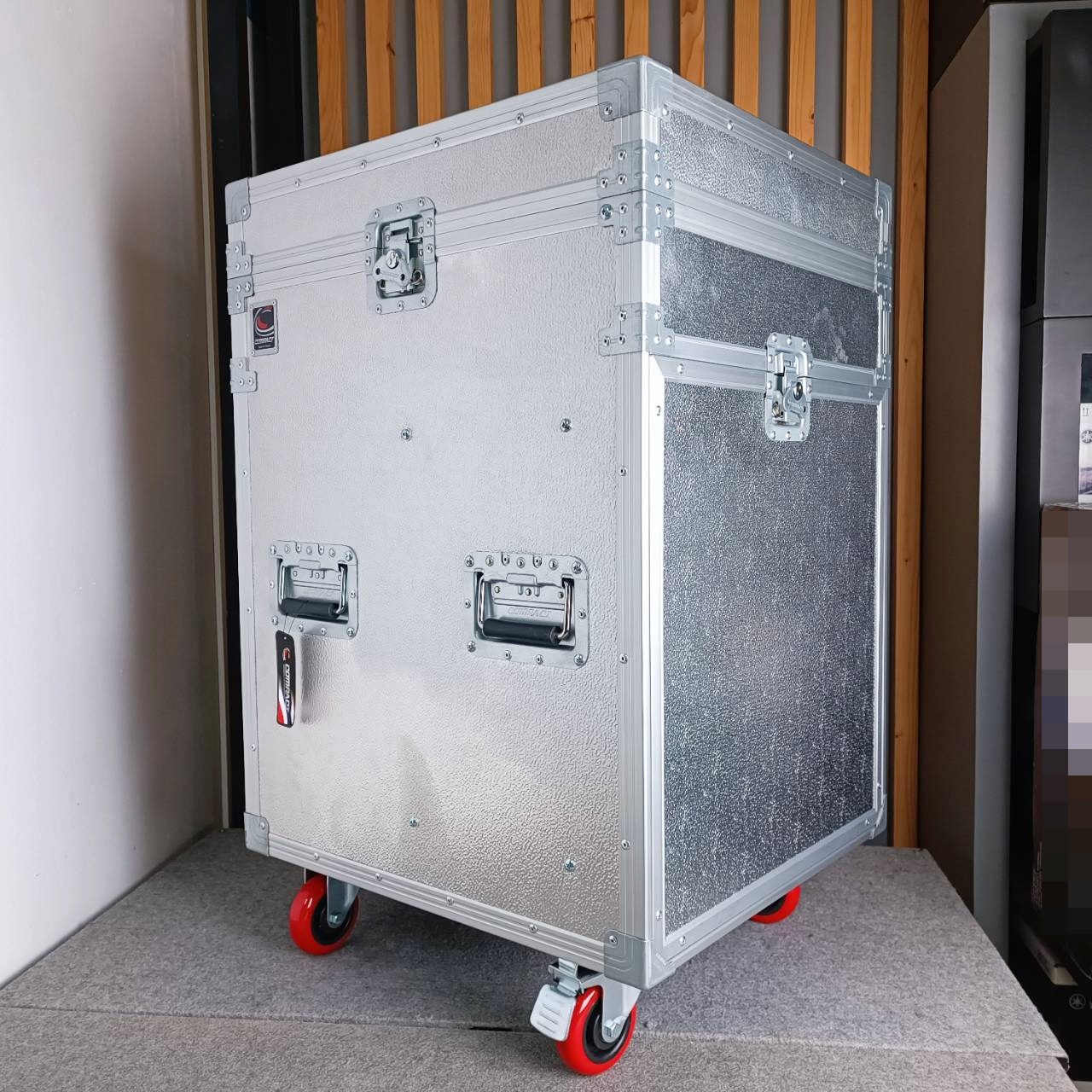 COMPACT SD-B12Ux10 RACK3ฝา ฝาเสียบ ผิวอลู ลึก21นิ้ว ตู้แร็ค3ฝา RACKลึก21นิ้ว SCB12Ux10 อุปกรณ์สำหรับเก็บเครื่องเสียง12U
