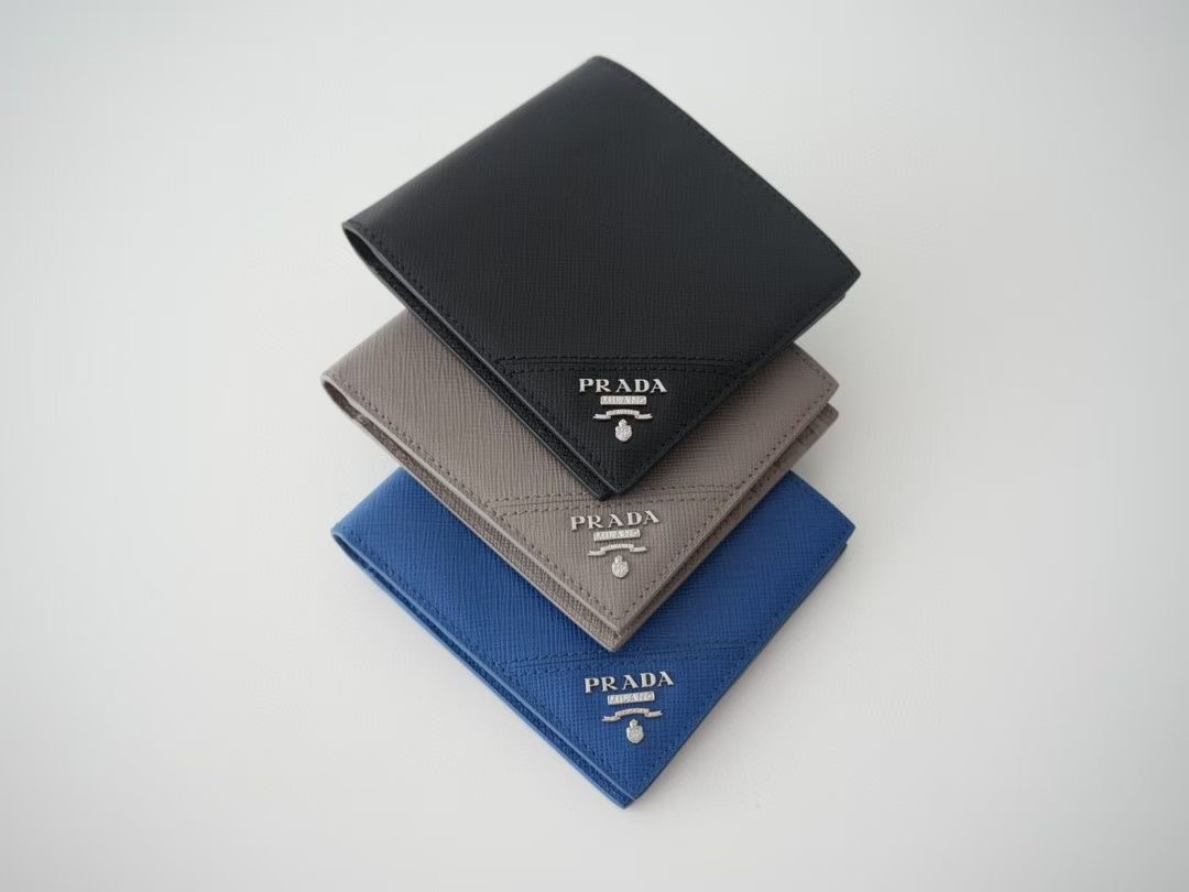 do** กระเป๋าเงินใบสั้น Prada หนังแท้ ช่องเสียบบัตร 8 ใบ สินค้าใหม่ ของแท้