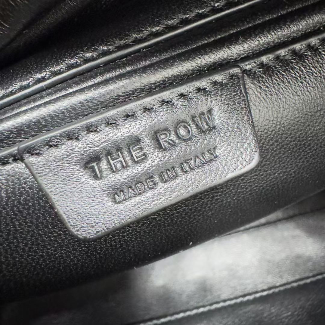 กระเป๋าหนังแกะ THE ROW Astra leather tote bag มี 2 สี หนังนุ่มมาก สินค้าใหม่ ของแท้