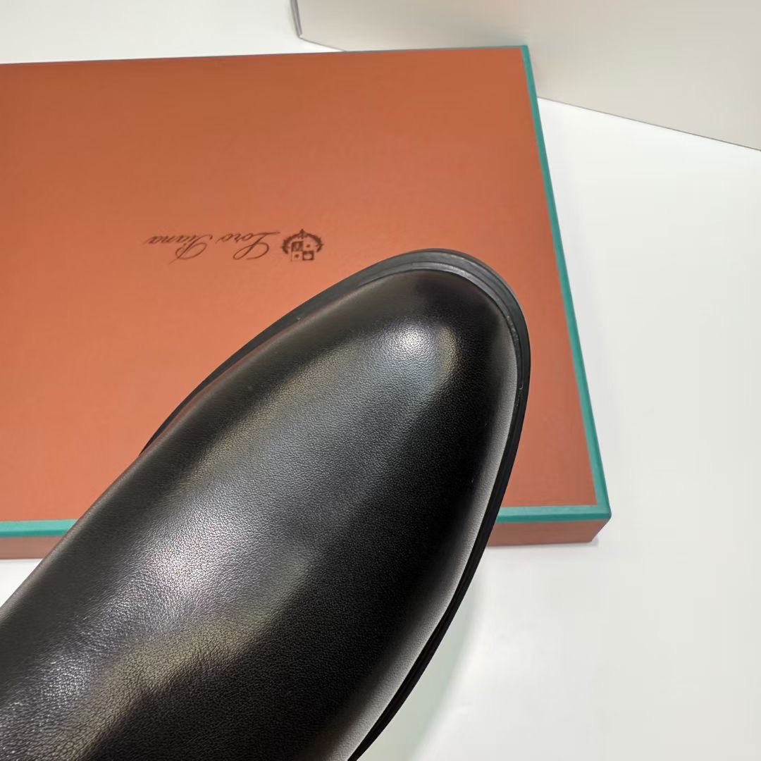 **do** รองเท้าหนังบู้ทสั้น Loro Piana Kilda Ankle Boot มีซิปข้าง หนังนิ่มมาก มีไซส์ 35-39 สินค้าใหม่ ของแท้