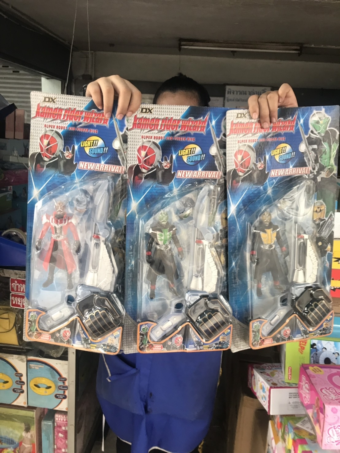 69536 โมเดลฮีโร่มดแดงพร้อมอาวุธ ชิ้นละ (ของใหม่แพ็คไม่สวย) sale